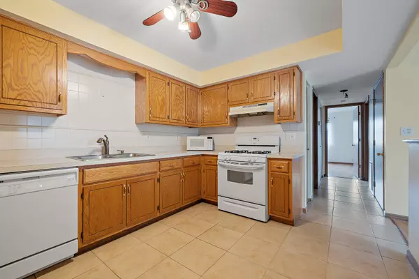 Crest Hill, IL 60403,2291 Bicentennial AVE #7