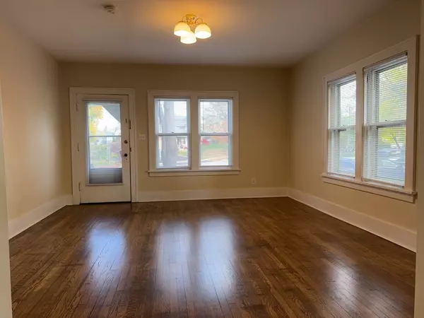 Crystal Lake, IL 60014,115 W Crystal Lake AVE