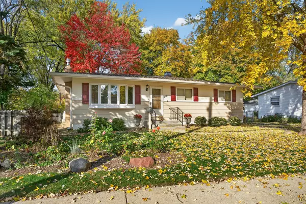 Crystal Lake, IL 60014,310 2nd CT