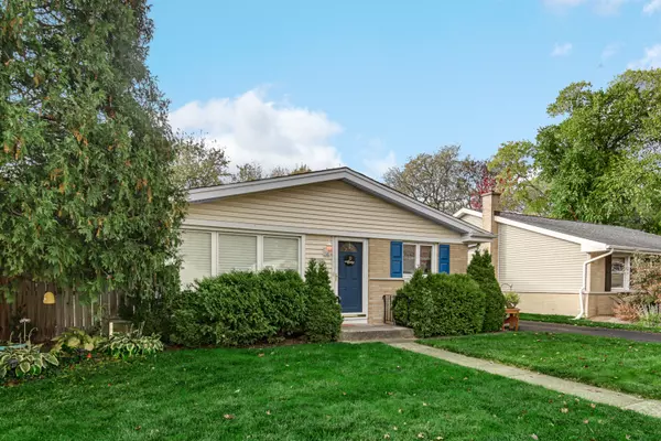 Libertyville, IL 60048,533 Drake ST