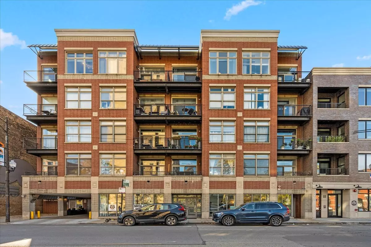 Chicago, IL 60657,3260 N Clark ST #501