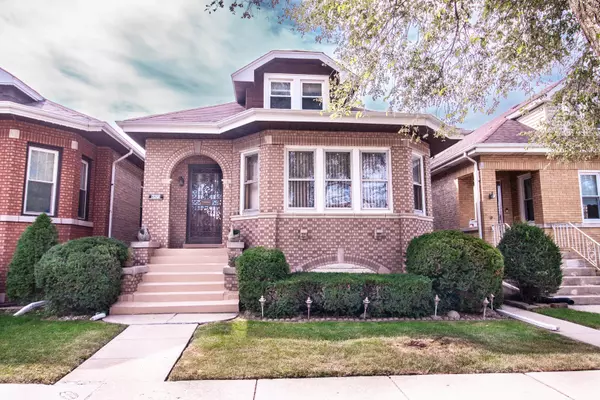 5923 W Eddy ST, Chicago, IL 60634