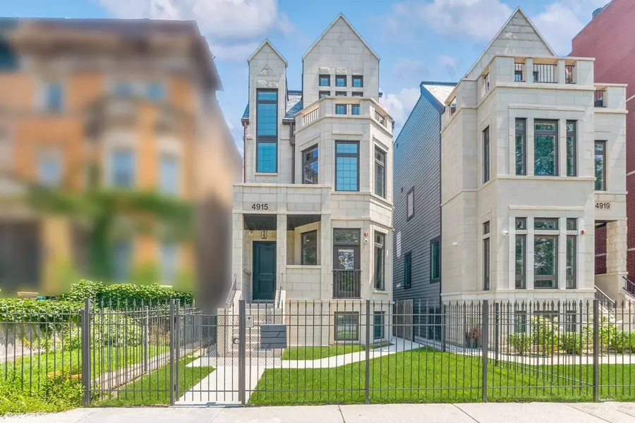 4915 S Martin Luther King DR, Chicago, IL 60615