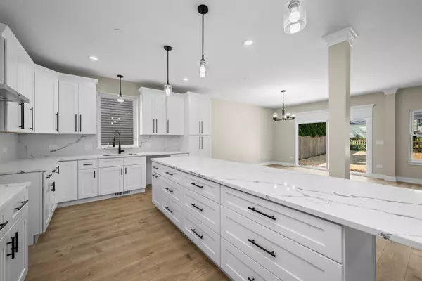 Lake Zurich, IL 60047,23612 N Field RD