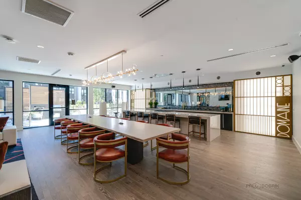 Vernon Hills, IL 60061,750 Hawthorn Row #3208