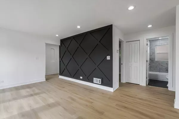 Chicago, IL 60620,8058 S Wood ST