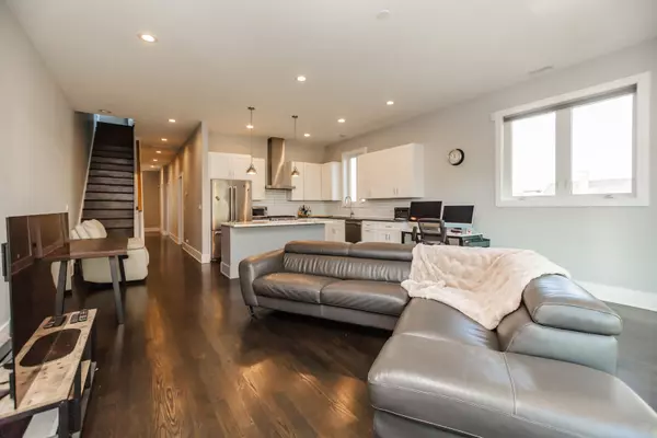 Chicago, IL 60608,2018 S Loomis ST #3