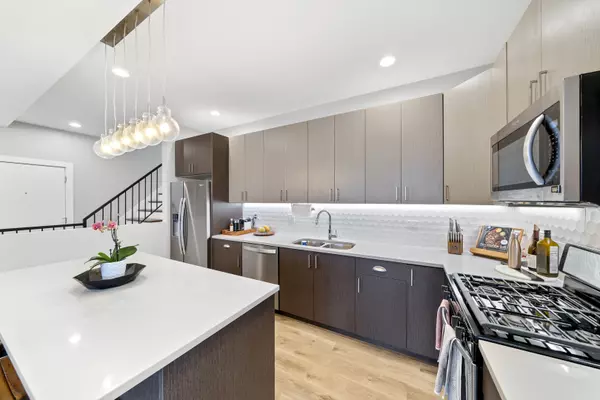 Chicago, IL 60612,2304 W Jackson BLVD #1E