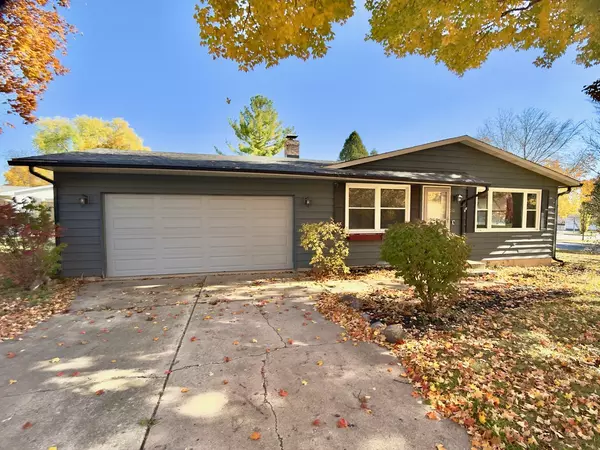 1807 Forrest BLVD, St. Charles, IL 60174