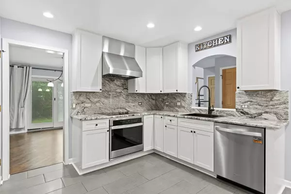 Downers Grove, IL 60515,5509 Aspen AVE