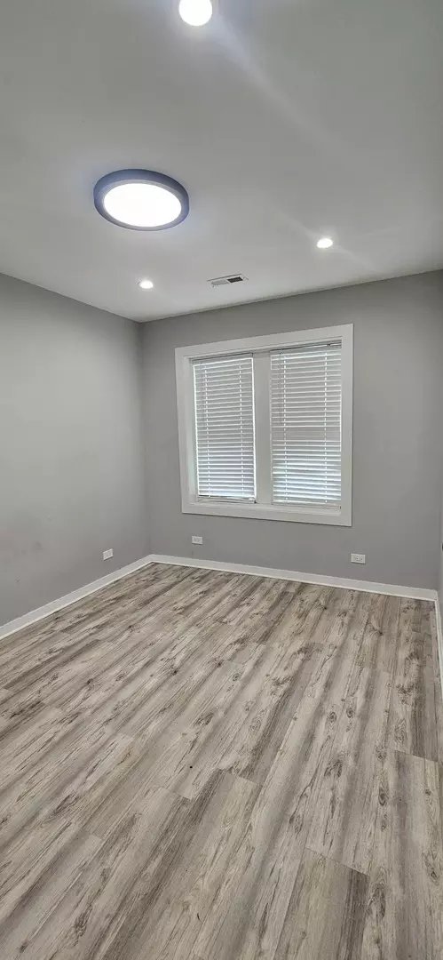 Chicago, IL 60651,3752 W Division ST #2W