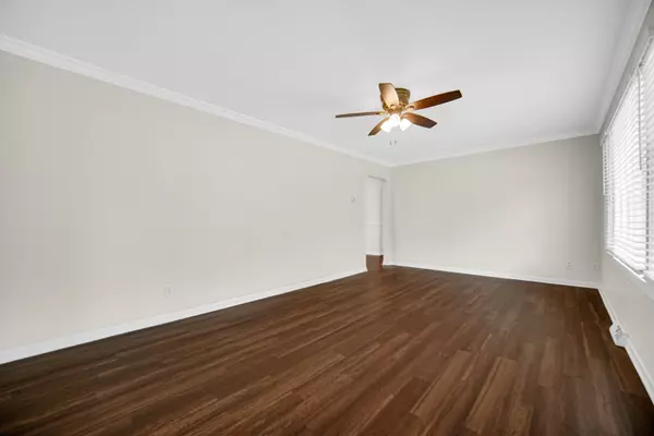 Joliet, IL 60435,2540 Crystal DR