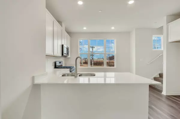 Mundelein, IL 60060,585 yosemite WAY