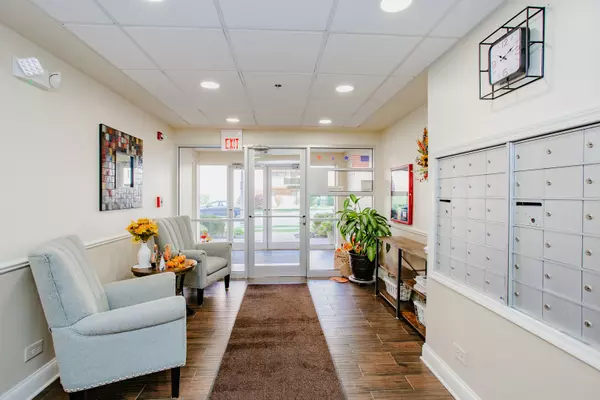 Des Plaines, IL 60016,1685 MILL ST #605