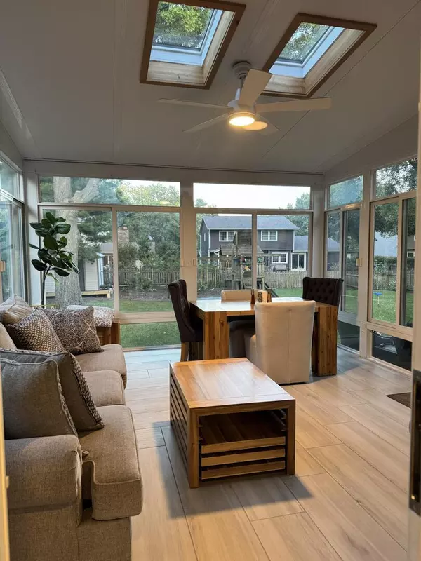 Naperville, IL 60540,32 Westmoreland LN