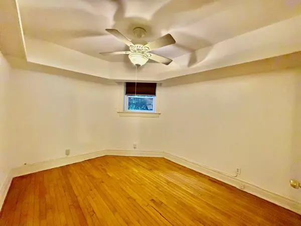 Chicago, IL 60614,2349 N Cleveland AVE #G