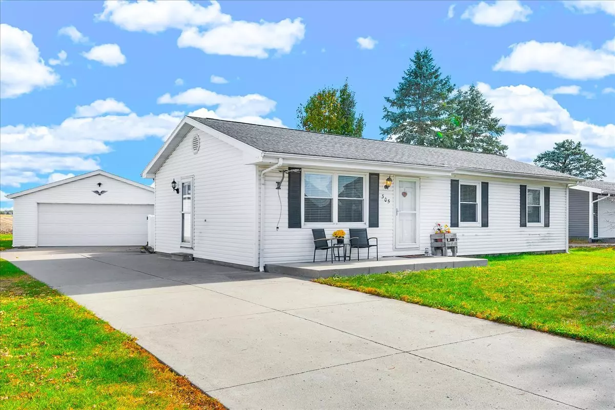 Carlock, IL 61725,305 N Church ST