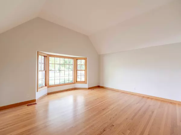 Crystal Lake, IL 60012,441 Country LN