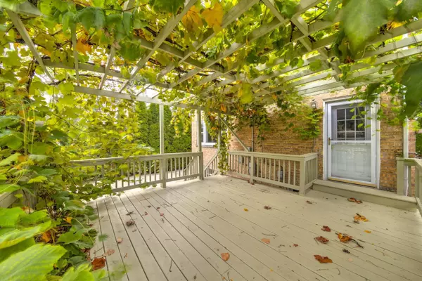 Lincolnwood, IL 60712,6433 N Drake AVE