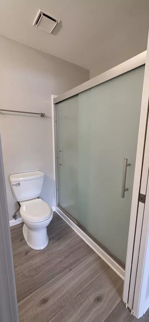 Round Lake Beach, IL 60073,1114 N Oak TER