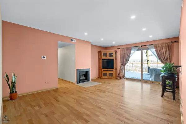 Palos Hills, IL 60465,Address not disclosed