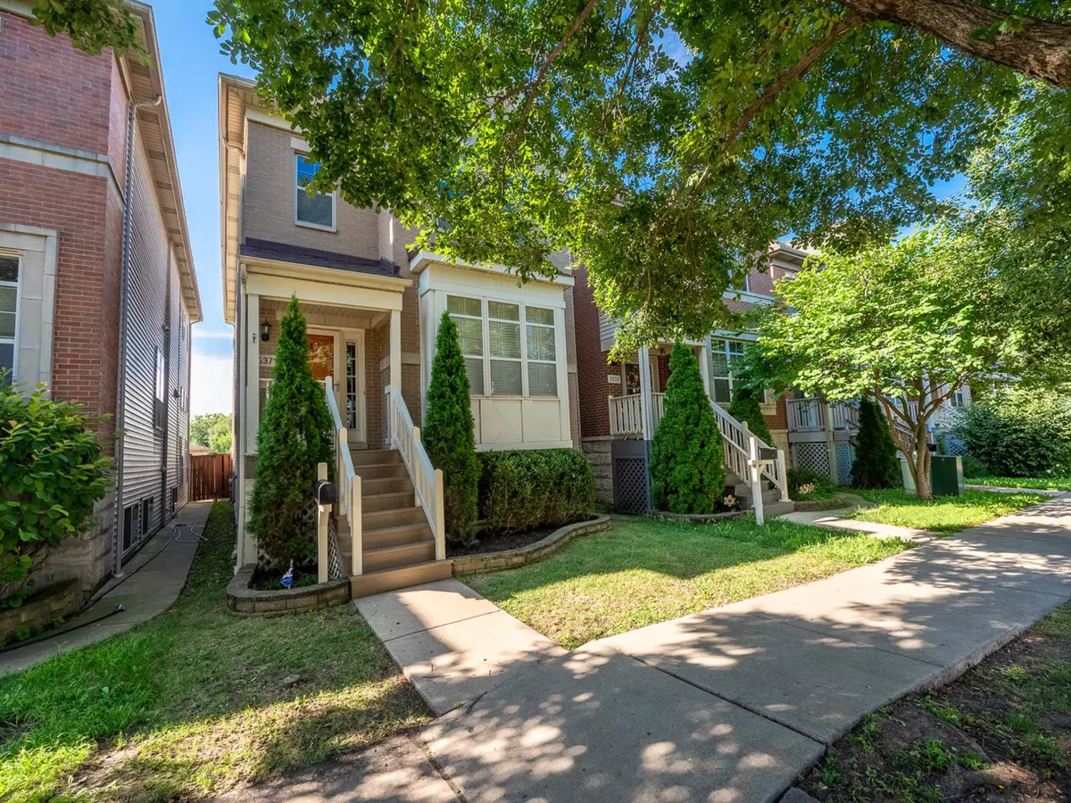 Chicago, IL 60612,2537 W Grenshaw ST