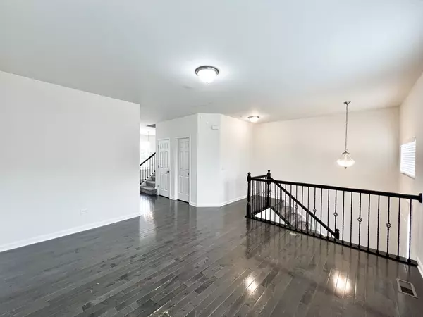 Grayslake, IL 60030,270 Lionel DR