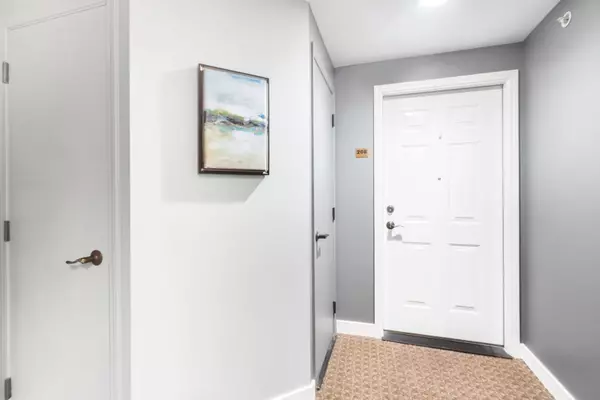 Geneva, IL 60134,2671 Stone CIR #208