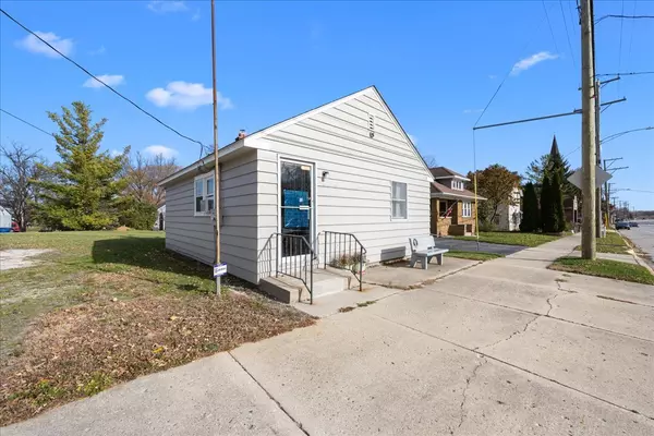 Burlington, IL 60109,165 S Main ST