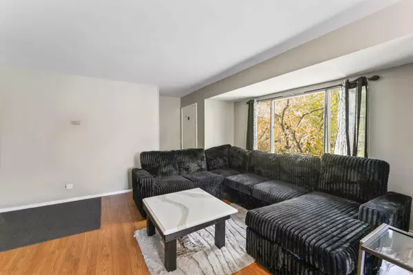 Rolling Meadows, IL 60008,2504 Algonquin RD #17