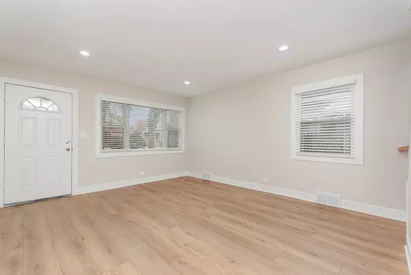 Bellwood, IL 60104,124 46th AVE