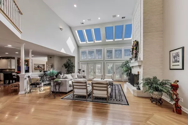 Dundee, IL 60118,Address not disclosed