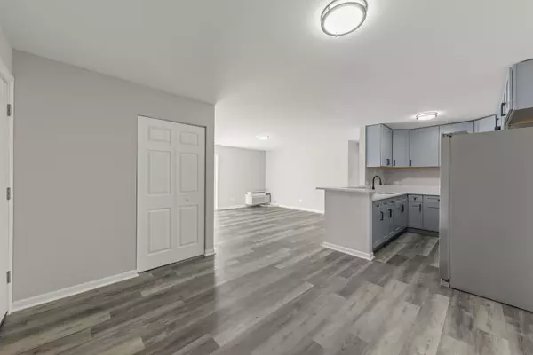 Bensenville, IL 60106,499 Park ST #2D