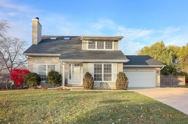 4493 Capstan DR, Hoffman Estates, IL 60192