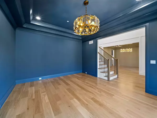 Northbrook, IL 60062,1851 Oakwood RD