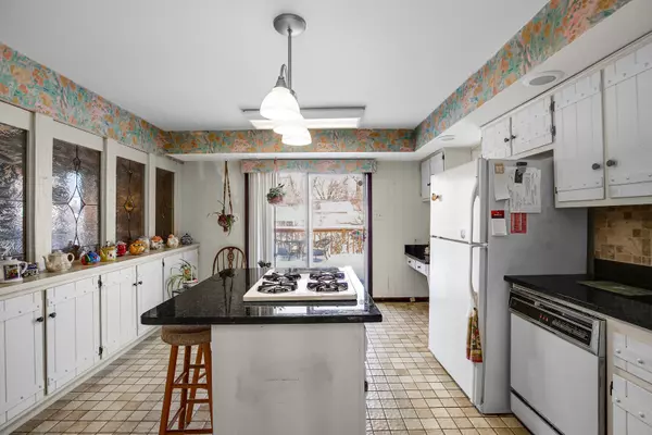 Homewood, IL 60430,1326 Hillview RD