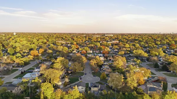 Glenview, IL 60025,2524 Allison CT