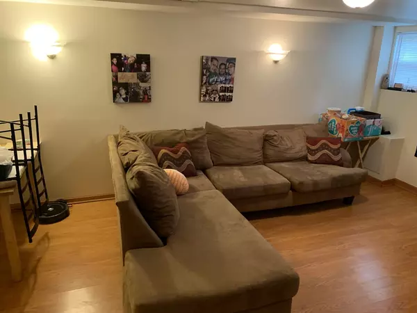 Chicago, IL 60659,5830 N Rockwell ST #G