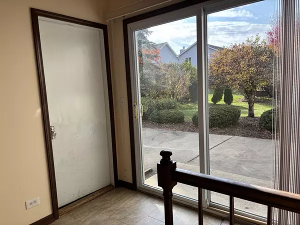 Hoffman Estates, IL 60010,4950 Tarrington DR