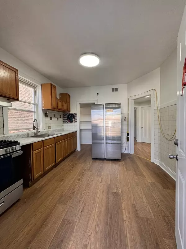 Chicago, IL 60629,6113 S Sacramento AVE