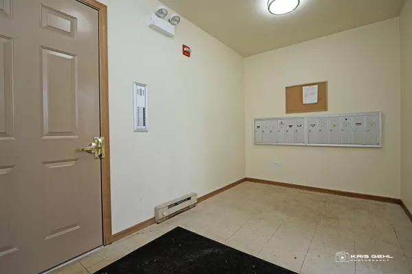 Round Lake Beach, IL 60073,1551 W Crystal Rock CT #1D