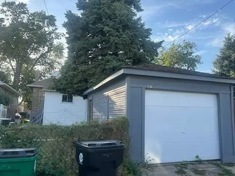 Berwyn, IL 60402,3619 Gunderson AVE