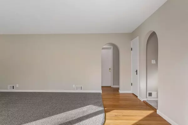 Champaign, IL 61821,605 S Fair ST