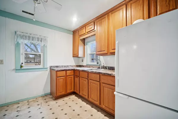 Elgin, IL 60123,215 2nd ST