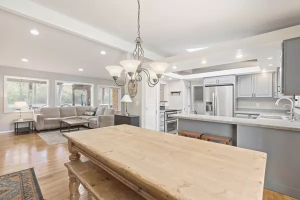 North Barrington, IL 60010,185 Kimberly RD