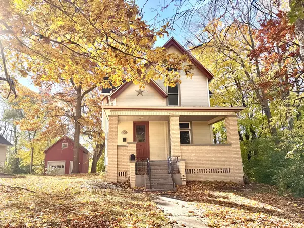 105 S Dement AVE, Dixon, IL 61021