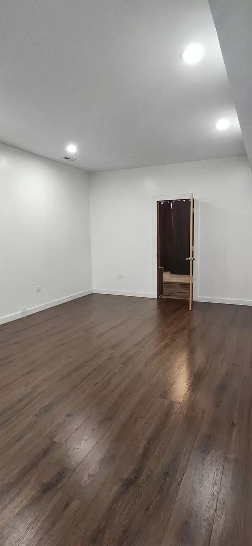 Chicago, IL 60651,1453 N Lotus AVE #1