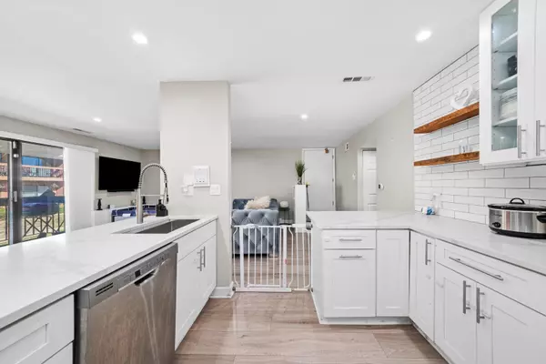 Burr Ridge, IL 60527,8094 Garfield AVE #4-3