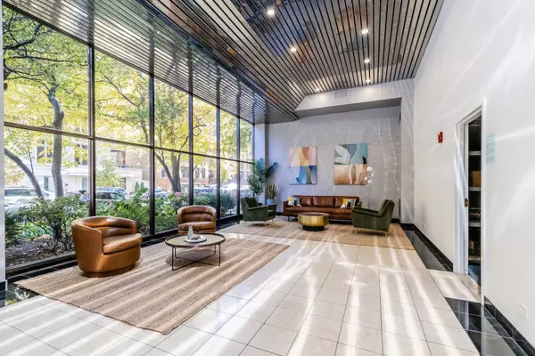 Chicago, IL 60614,2754 N HAMPDEN CT #2105