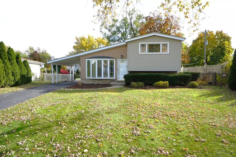 203 Valerie CT, Glenview, IL 60025